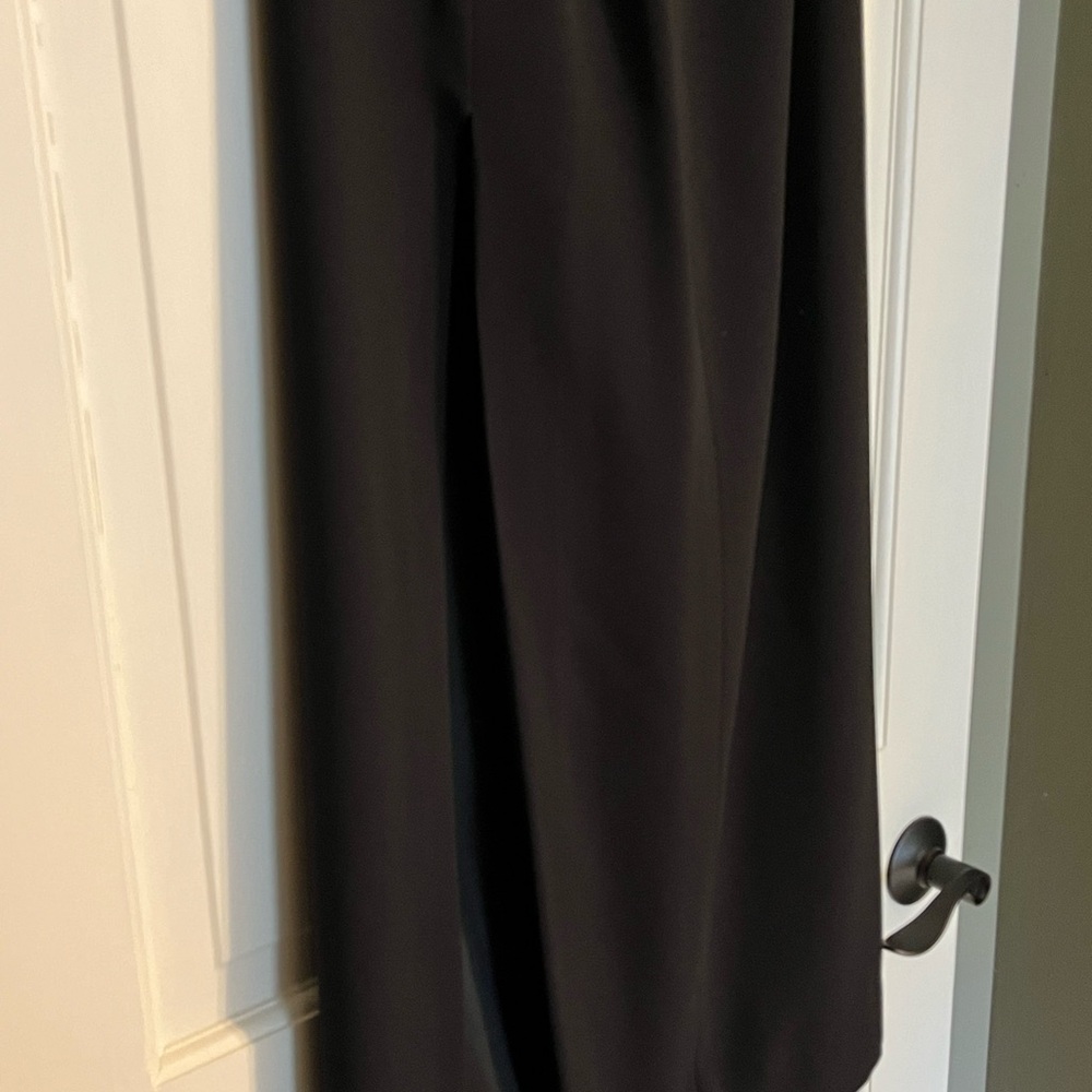 Elegant Black Maxi Skirt - Picture 2 of 4